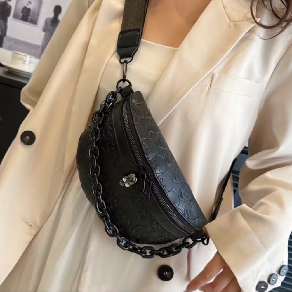 Black Skull Embossed Crossbody Bag - Picture 4 of 14